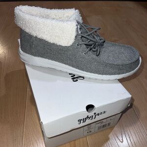 Gypsy Jazz Cozy Gray and White Boots